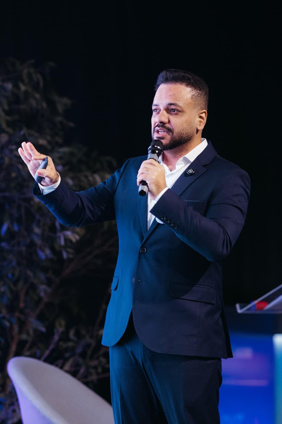 Anderlan Oliveira no palco principal do Espírito Summit em 2026