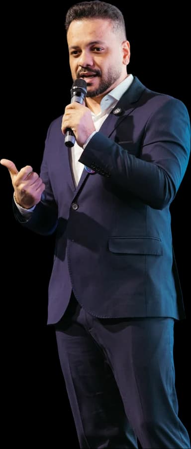 Retrato oficial de Anderlan Oliveira em pé